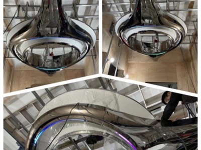 昆明不锈钢镜面抽象飞船雕塑 室内装饰吊顶图1