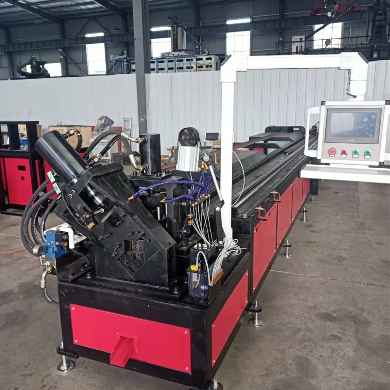 数控液压角铁法兰冲孔机