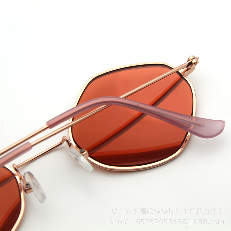 温州眼镜厂家 女士网红同款潮款猫眼太阳镜 复古粉红框墨镜批发示例图13
