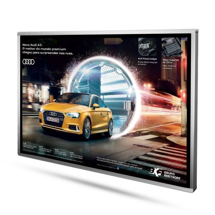 32寸壁挂触摸一体机； 显示屏；商场展厅