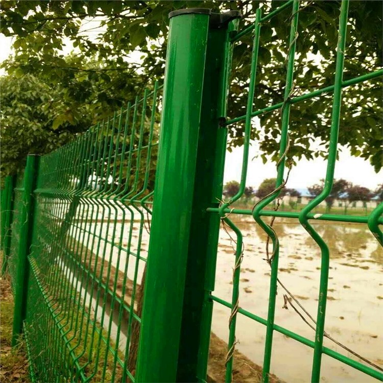 组装球场围栏 框架护栏网厂家 云蓝